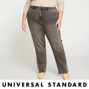 Donna High Rise Curve Straight Leg 32" Jeans in Stonewash Black (22)